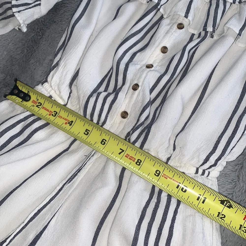 American Eagle XS Striped Ruffle Romper EUC Navy & White - Picture 12 of 15
